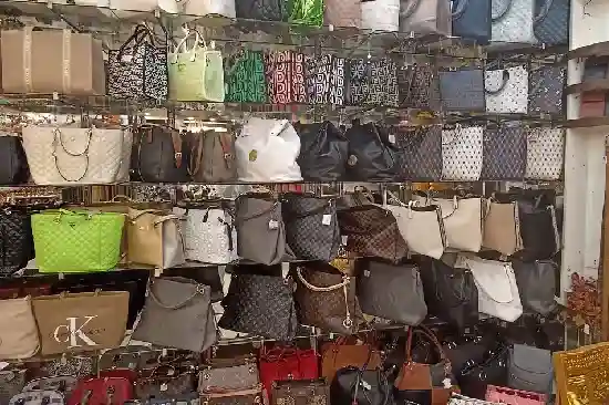 Women's bags-Hurghada shops selling women's handbags - Manolo Tours Egypt